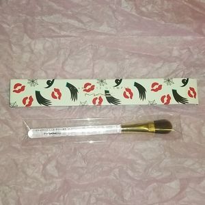 MAC Cosmetics Large Shader Brush